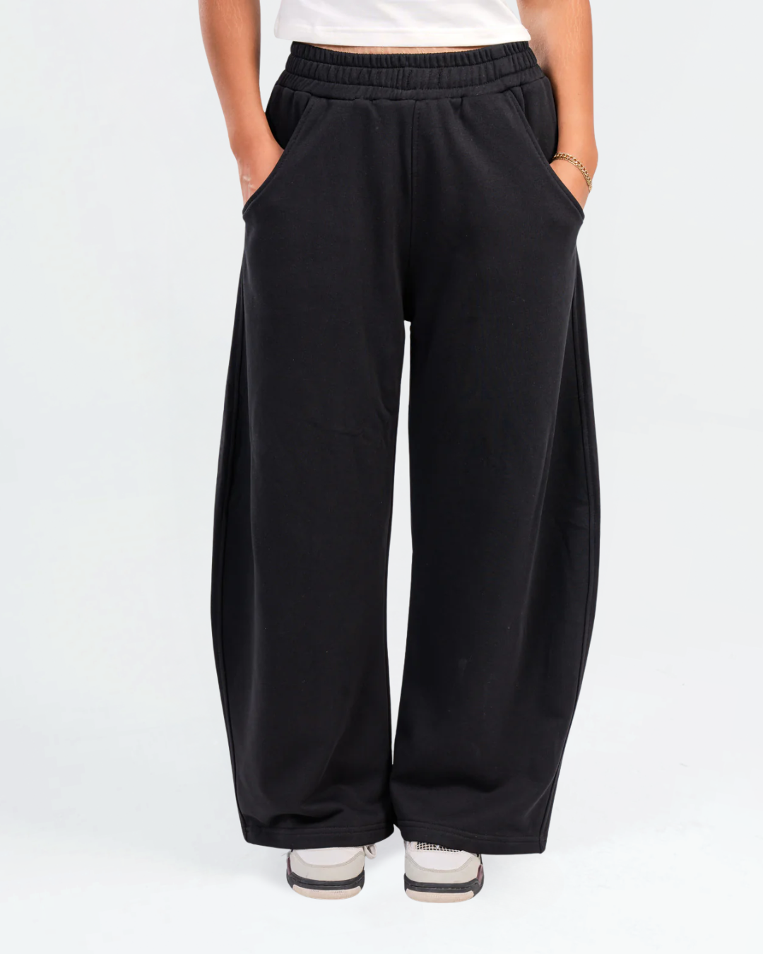 Female model Front view Black Wide Leg Sweatpants