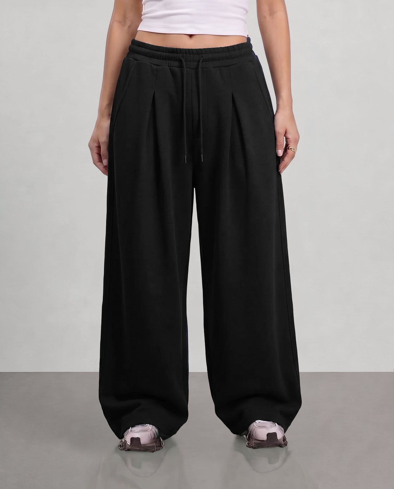 Pleated Wide Leg Sweatpants - Black